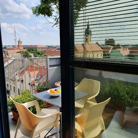 Penthouse Festina Lente *